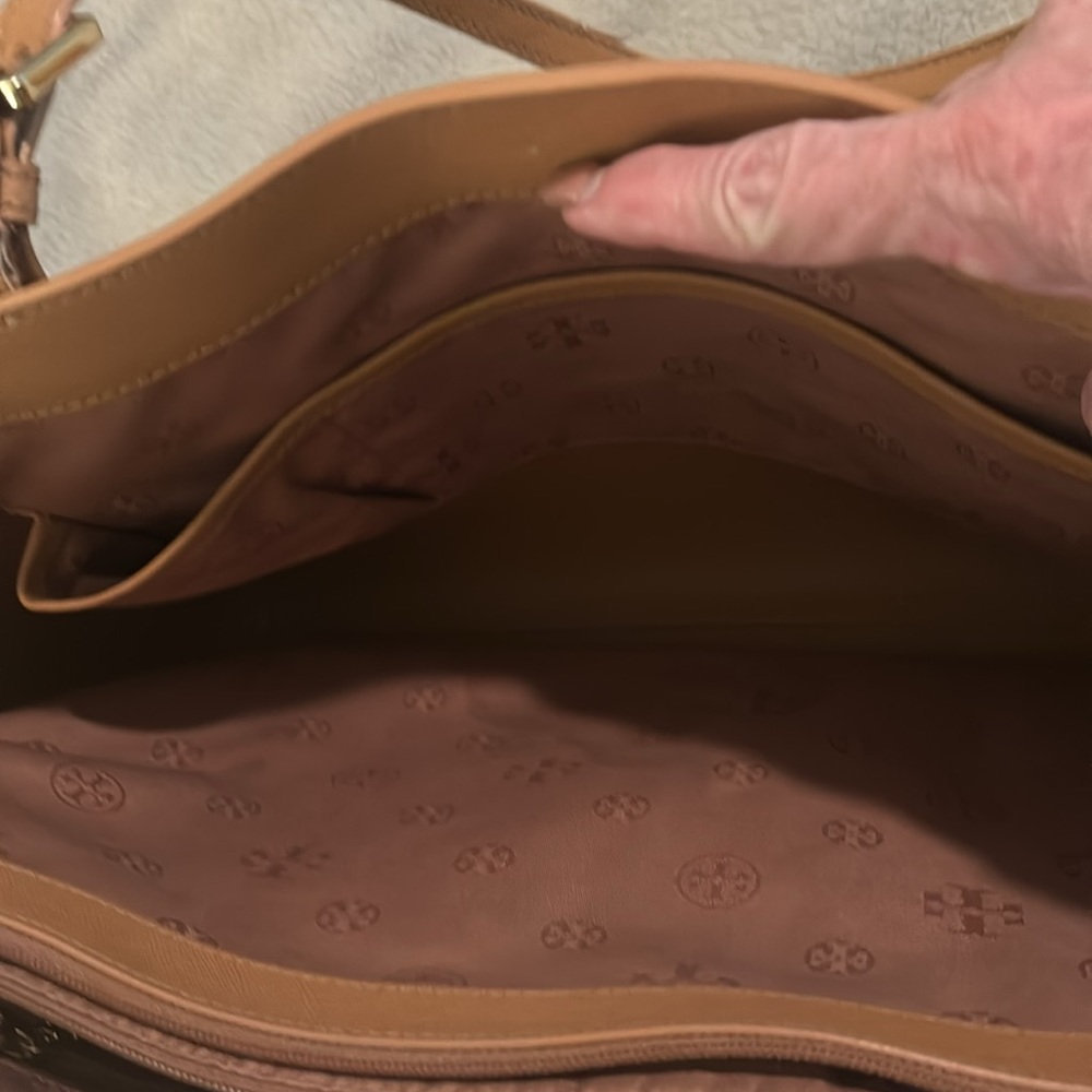 - Tory Burch light brown bag - Picture 5 of 9